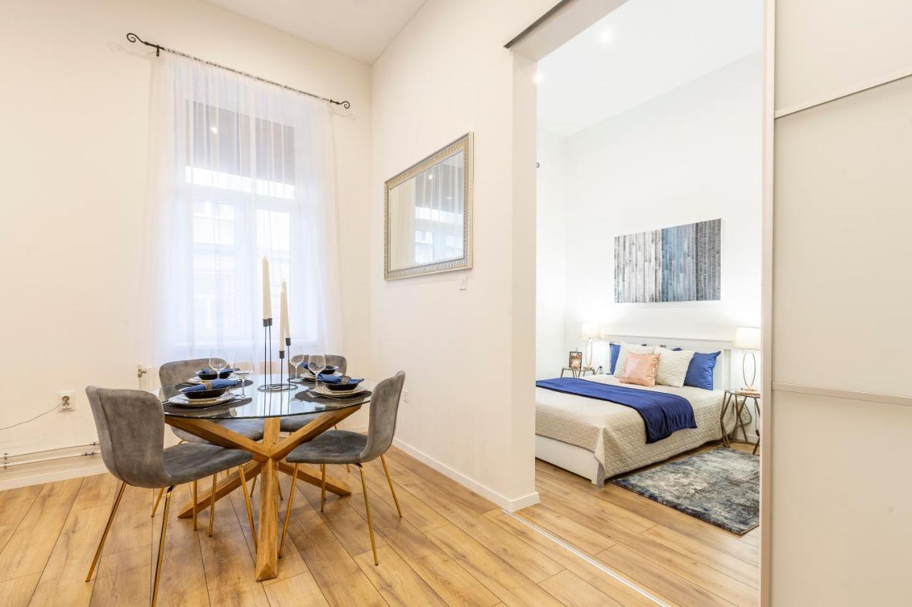 Stylish Luxury Apartment By Anna Budapest Eksteriør bilde