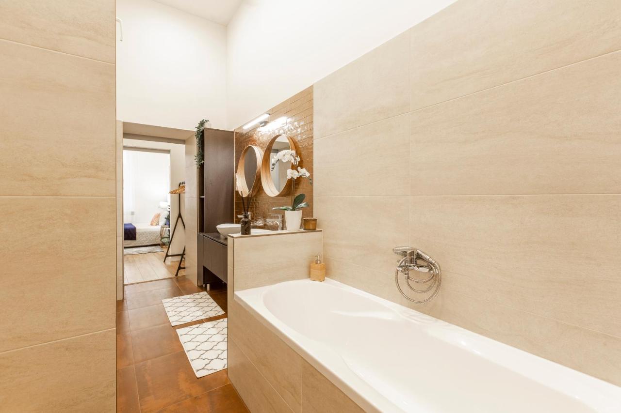 Stylish Luxury Apartment By Anna Budapest Eksteriør bilde
