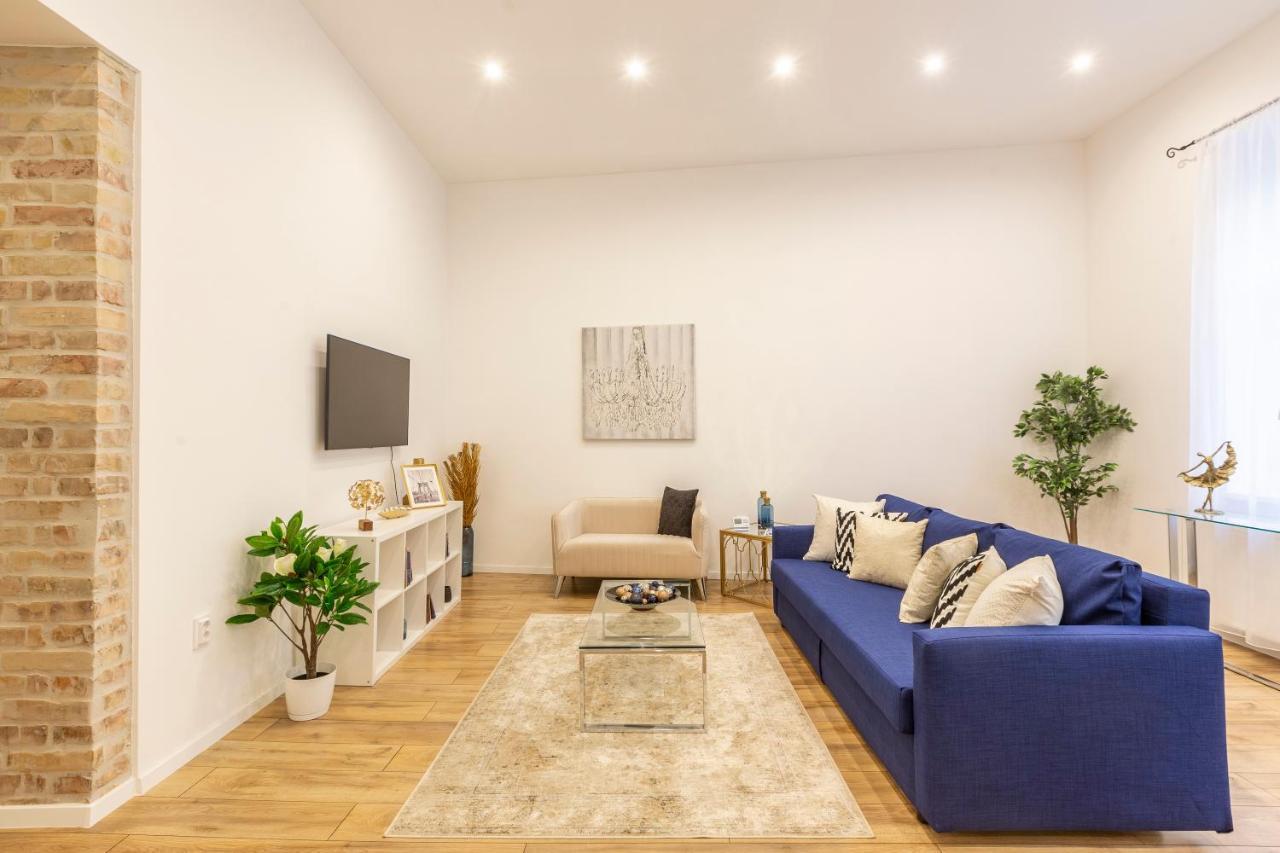 Stylish Luxury Apartment By Anna Budapest Eksteriør bilde