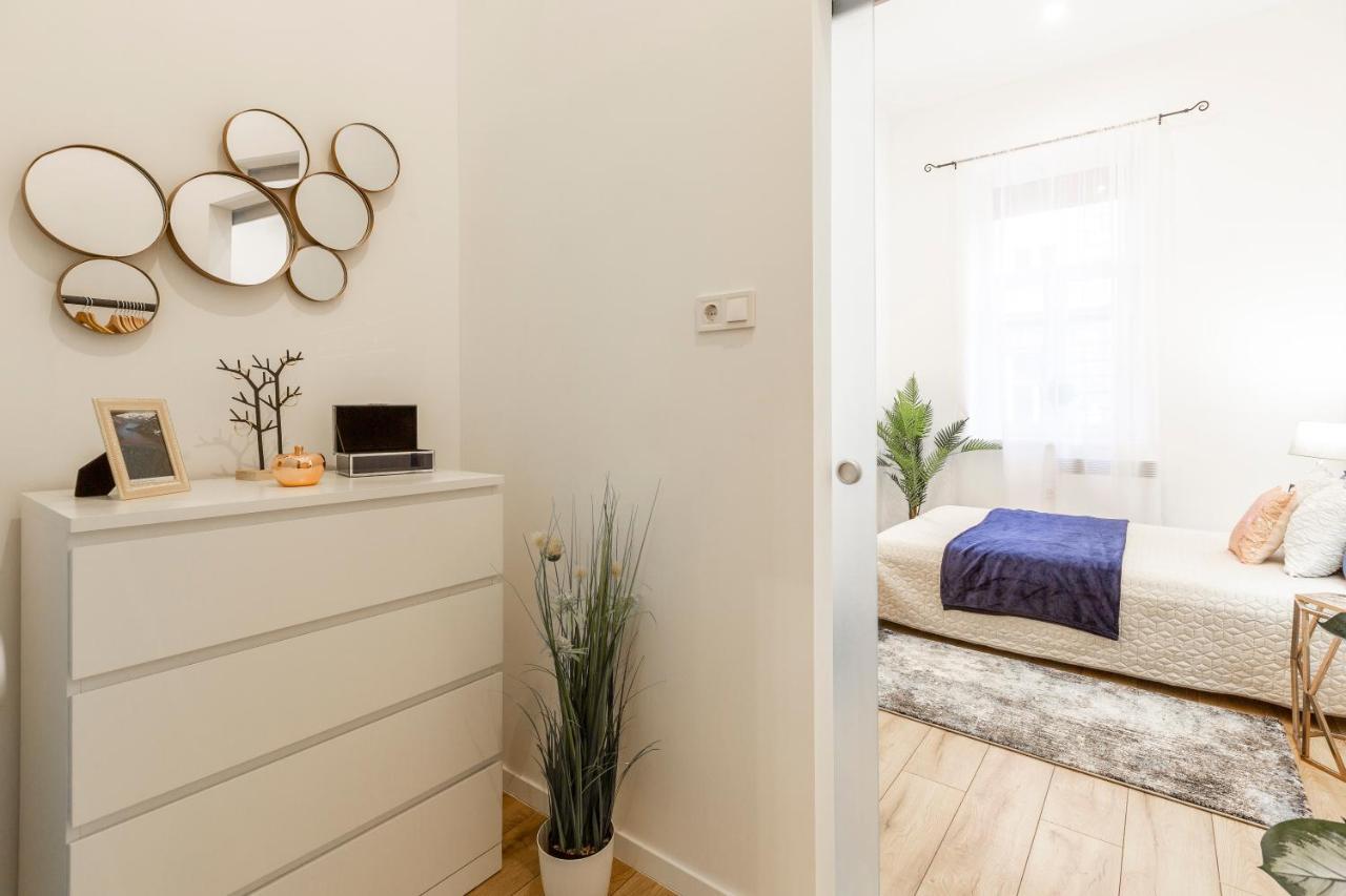 Stylish Luxury Apartment By Anna Budapest Eksteriør bilde