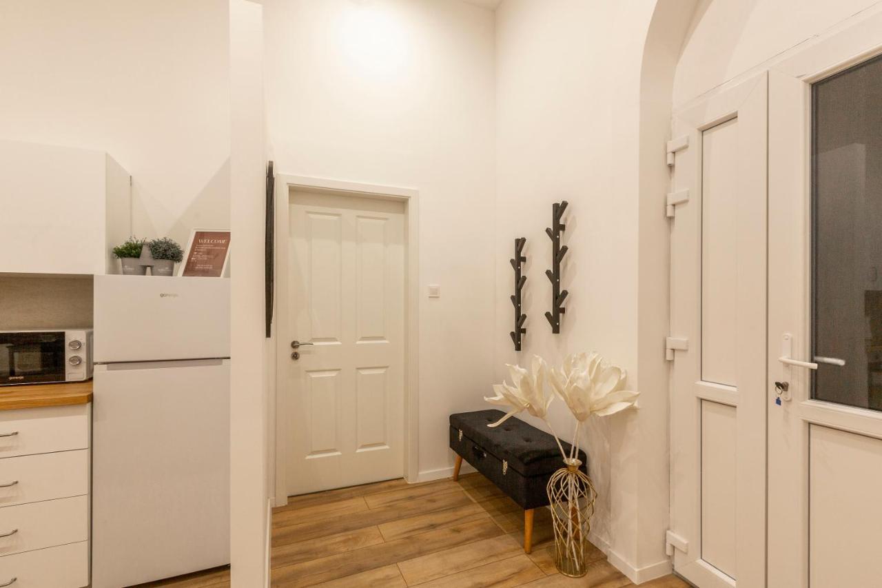 Stylish Luxury Apartment By Anna Budapest Eksteriør bilde